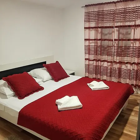 Apartman Nela * Kastel Sucurac