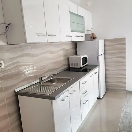 Апартаменты Apartman Nela Kastel Sucurac