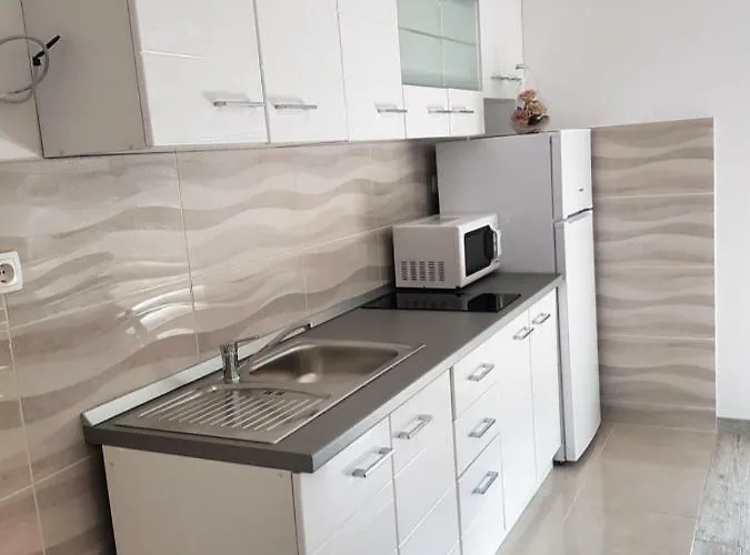 Апартаменты Apartman Nela Kastel Sucurac